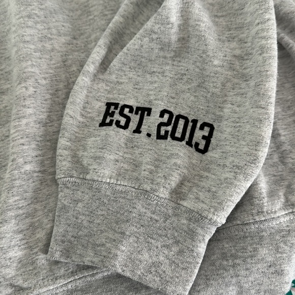 Greek House gray crewneck size large - Picture 3 of 5